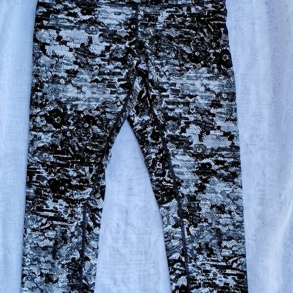 Size 10 Leggins Lululemon 7/8 - Picture 3 of 4